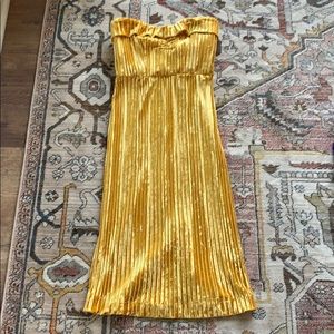 GOLD VELVET MIDI DRESS